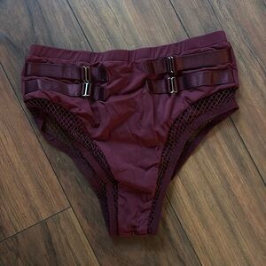 Tatiana Isla pole shorts - burgundy